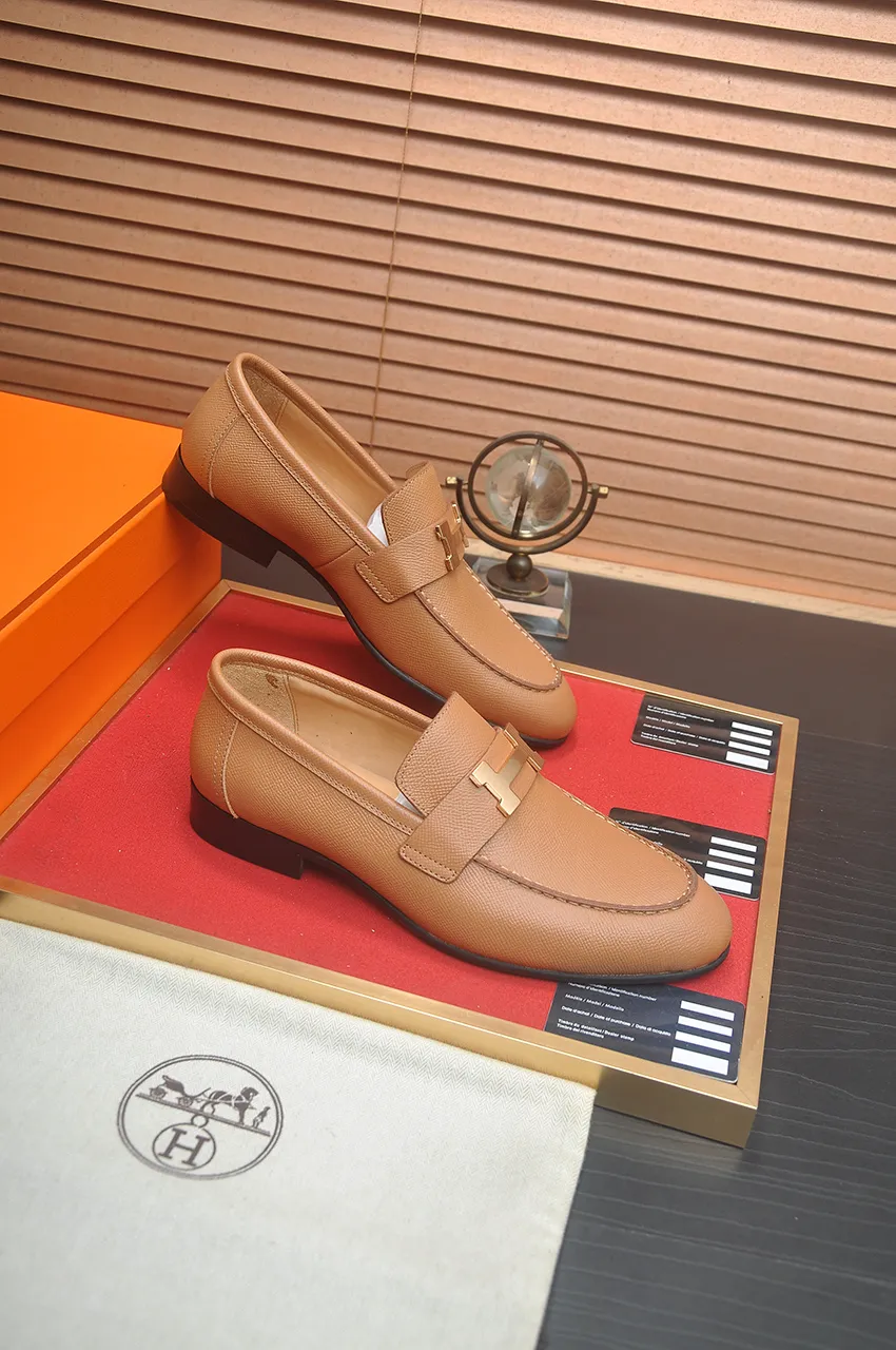 Men's shoes💰540💶[HERMES] (cowhide lining)🍀Italian top luxury🍀He does not pursue novel styles and gorgeous colors, but attracts the favor of successful men with his flawless, elegant and classic style. Formal leather shoes This very comfortable, simple and stable style allows you to easily match any style! The pattern is absolutely 1:1 refined from the original case, and we strive for excellence in materials, imported cowhide + cowhide lining💪💪💪extraordinary texture👍! .Code number: 39-45 (45 customized)